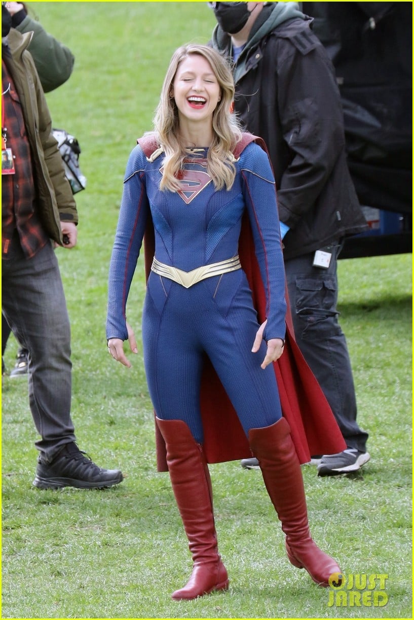 melissa benoist supergirl tied up on set 01.