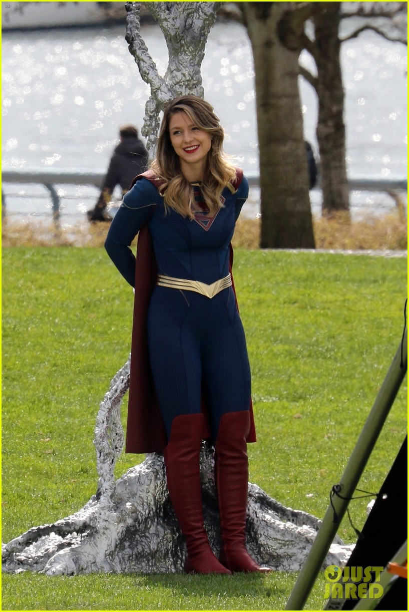 Supergirl Is Tied Up in New Set Photos Featuring Melissa Benoist & More:  Photo 1308945 | Chyler Leigh, David Harewood, Jesse Rath, Melissa Benoist,  Nicole Maines, SuperGirl Pictures | Just Jared Jr.
