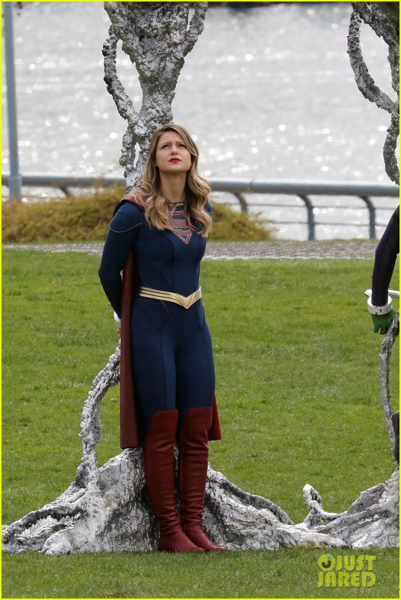 Supergirl Is Tied Up in New Set Photos Featuring Melissa Benoist & More...