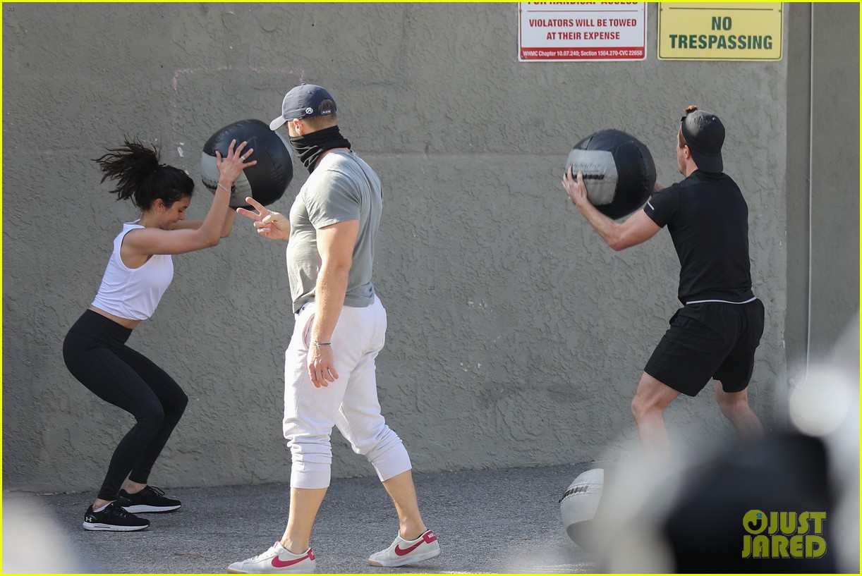 Full Sized Photo of nina dobrev shaun white outdoor gym session 39