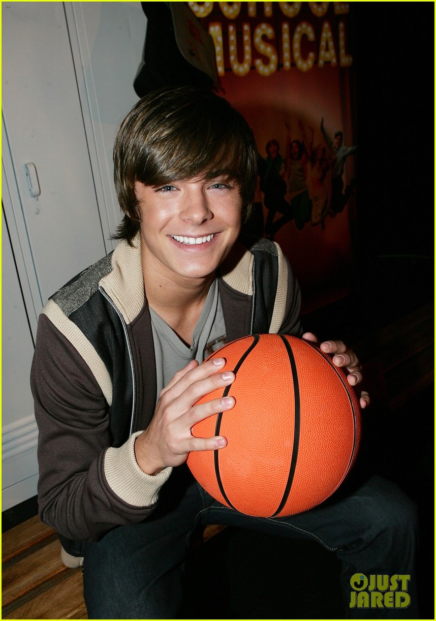 check out zac efrons hollywood transformation over the years 06