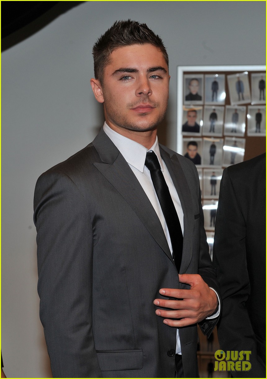 check out zac efrons hollywood transformation over the years 33