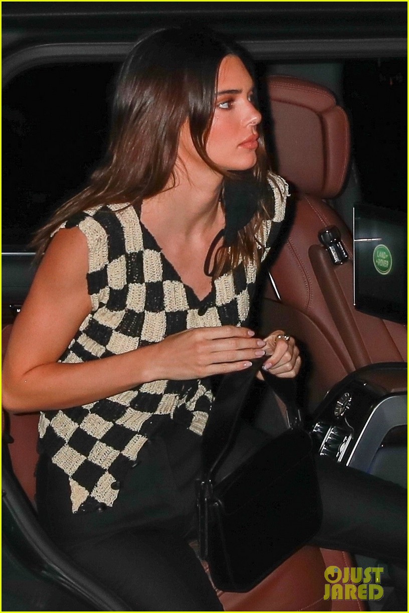 kendall jenner checkboard top craigs dinner 03