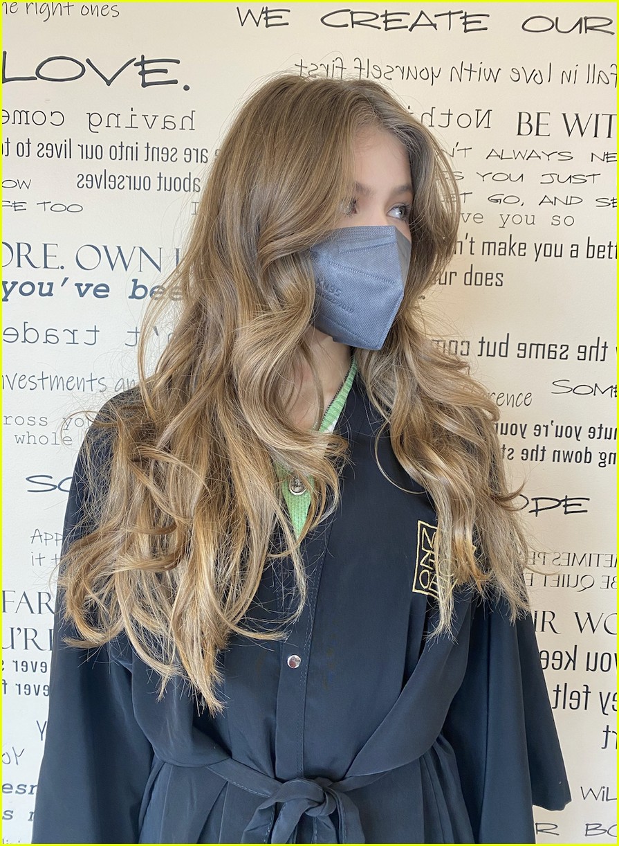 kerri medders chops off her long hair debuts short new do 01