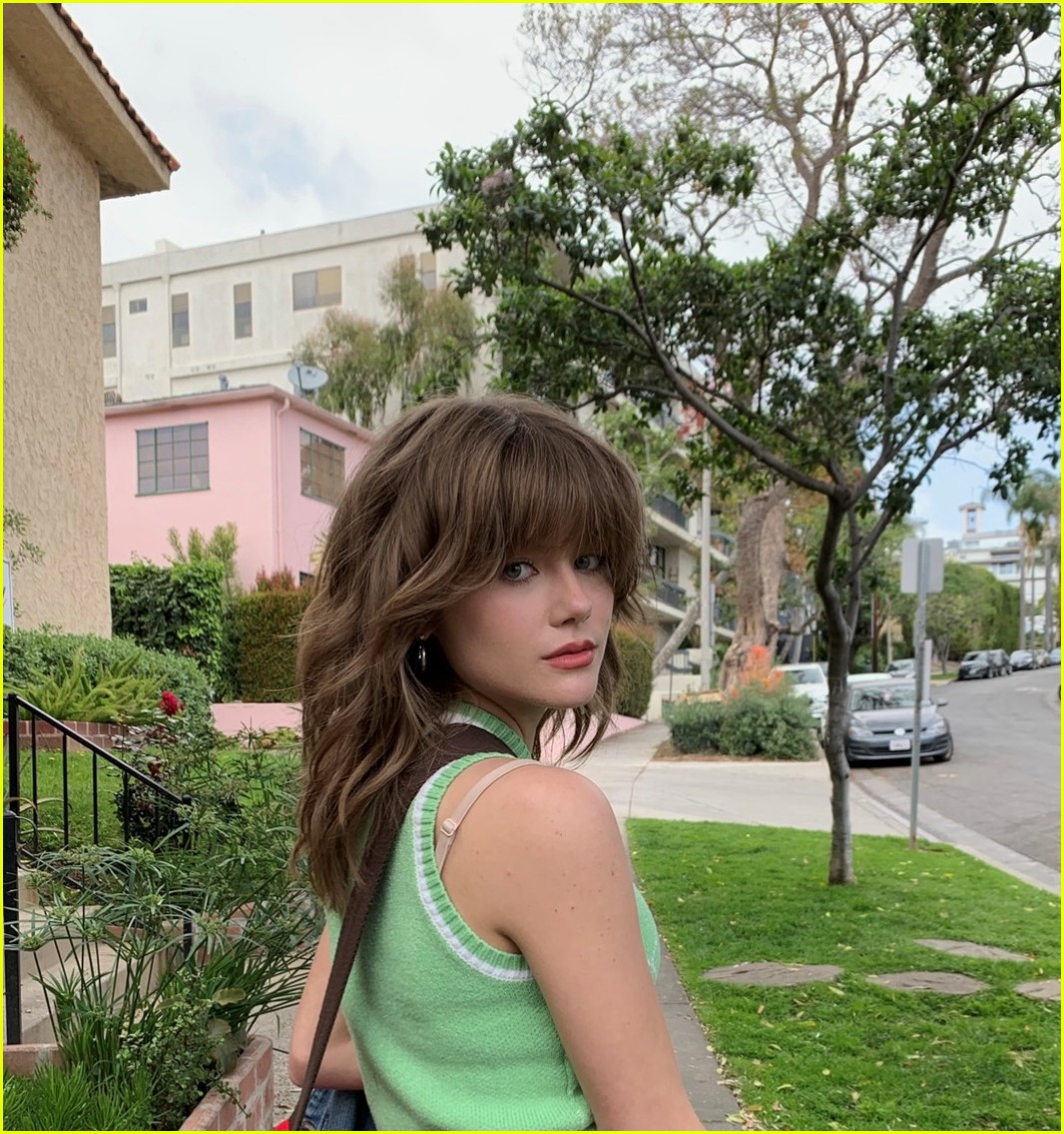 kerri medders chops off her long hair debuts short new do 03