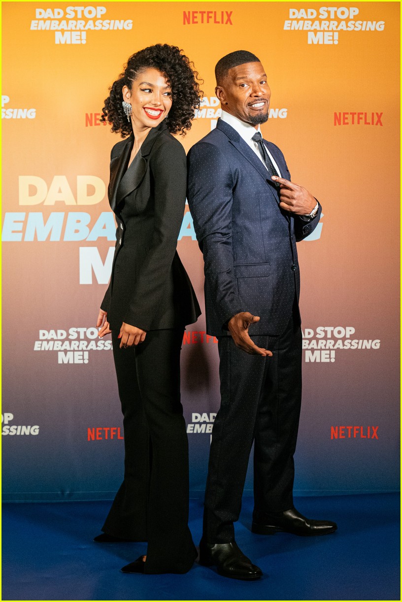 kyla drew corrinne fox premiere their new show dad stop embarrassing me 02