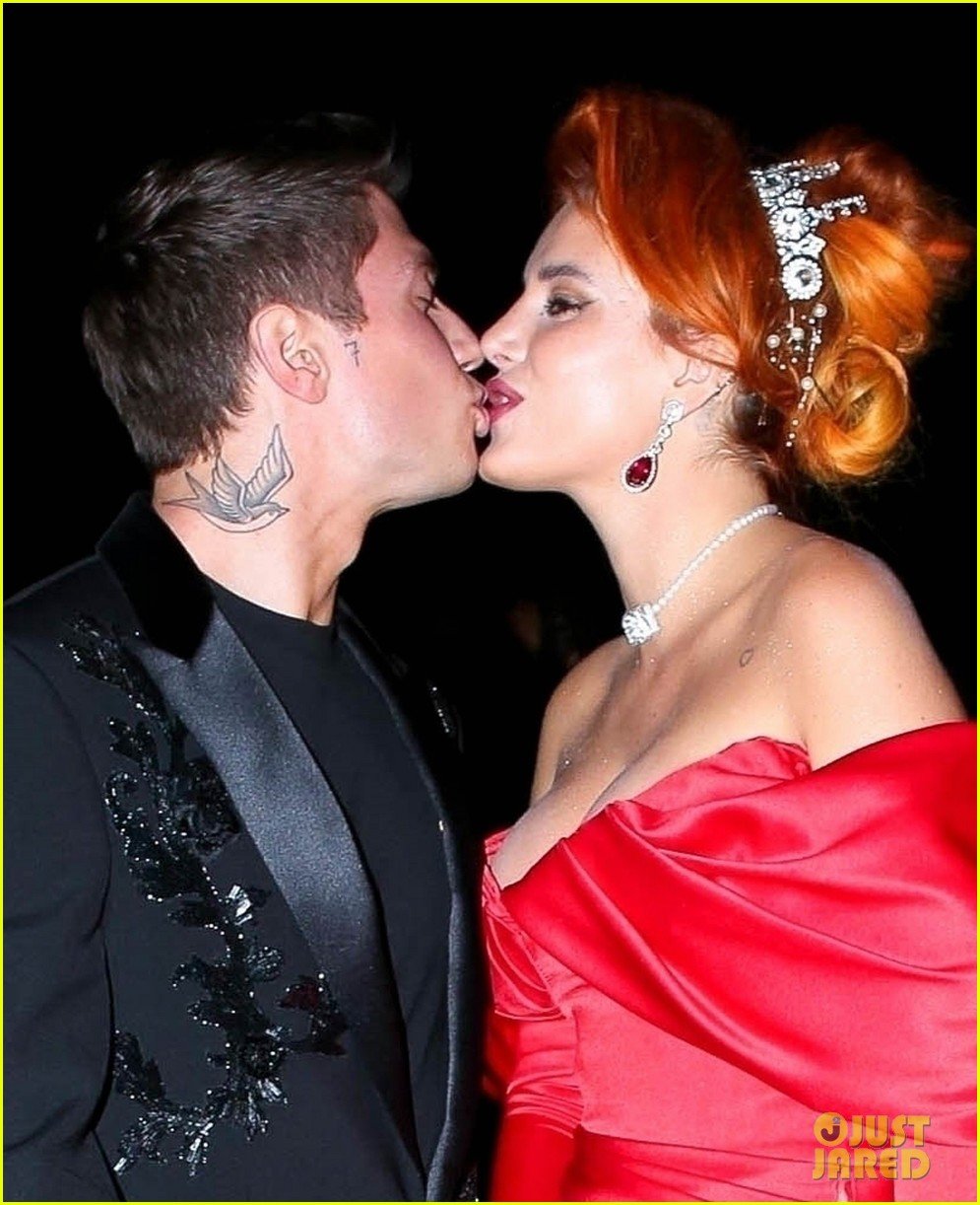 bella thorne engagement party with benjamin mascolo 04