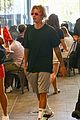 justin hailey bieber miami shopping cuddling 19