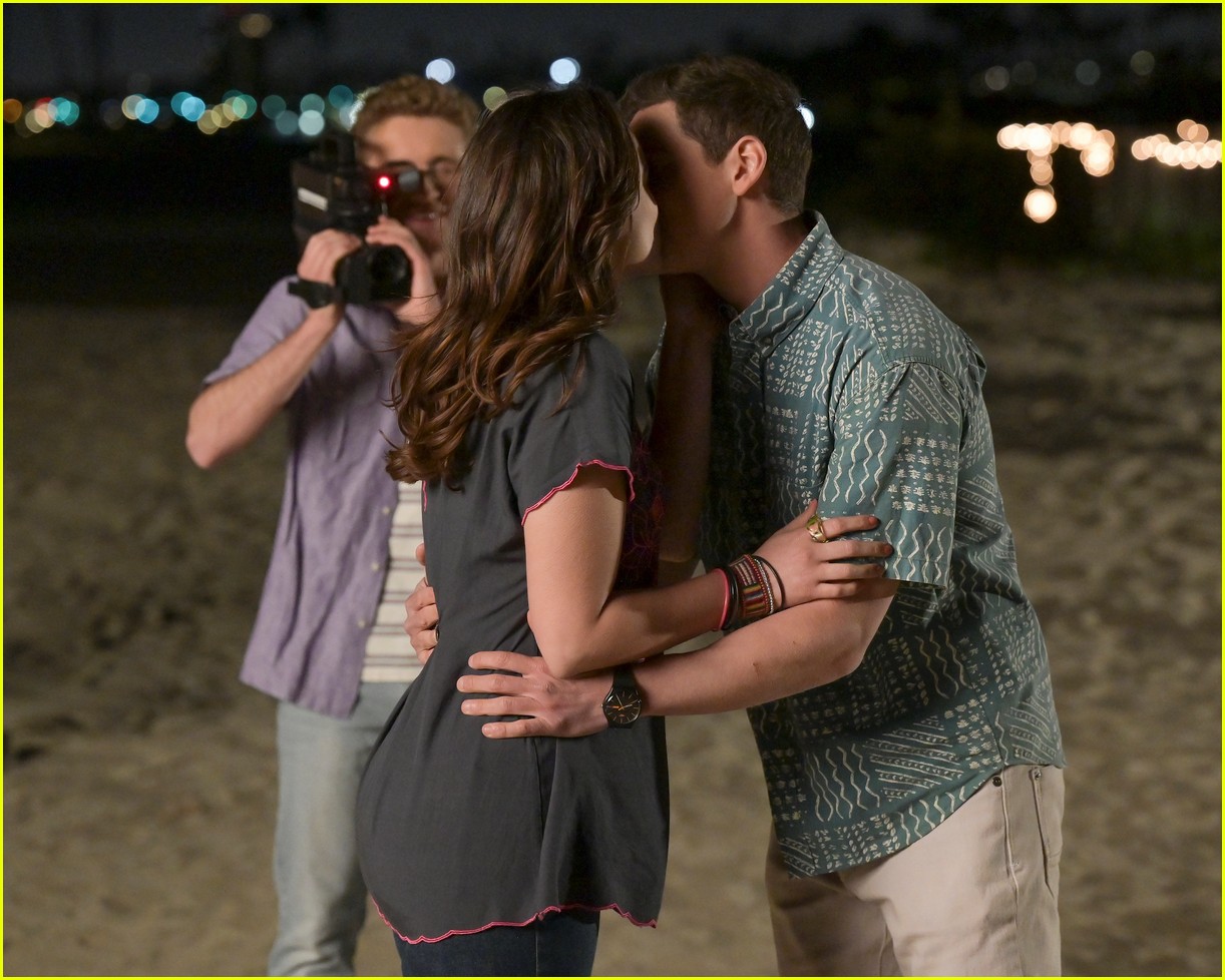 hayley orrantia sam lerner the goldbergs characters get engaged 15