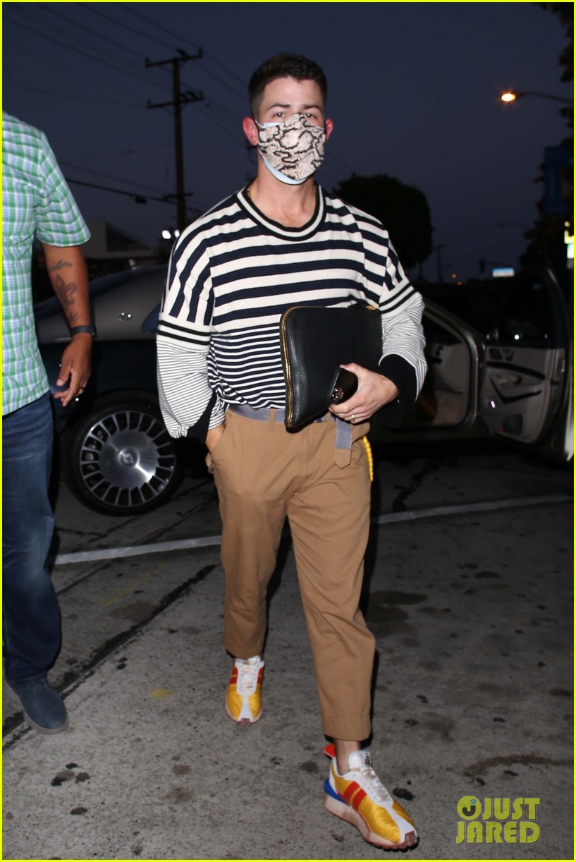 The Jonas Brothers Mask Up For Family Dinner Out With Sophie Turner