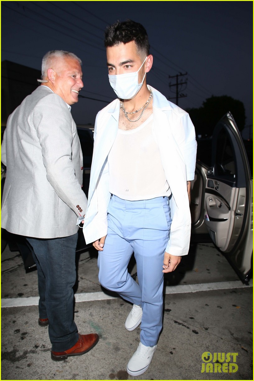 The Jonas Brothers Mask Up For Family Dinner Out With Sophie Turner