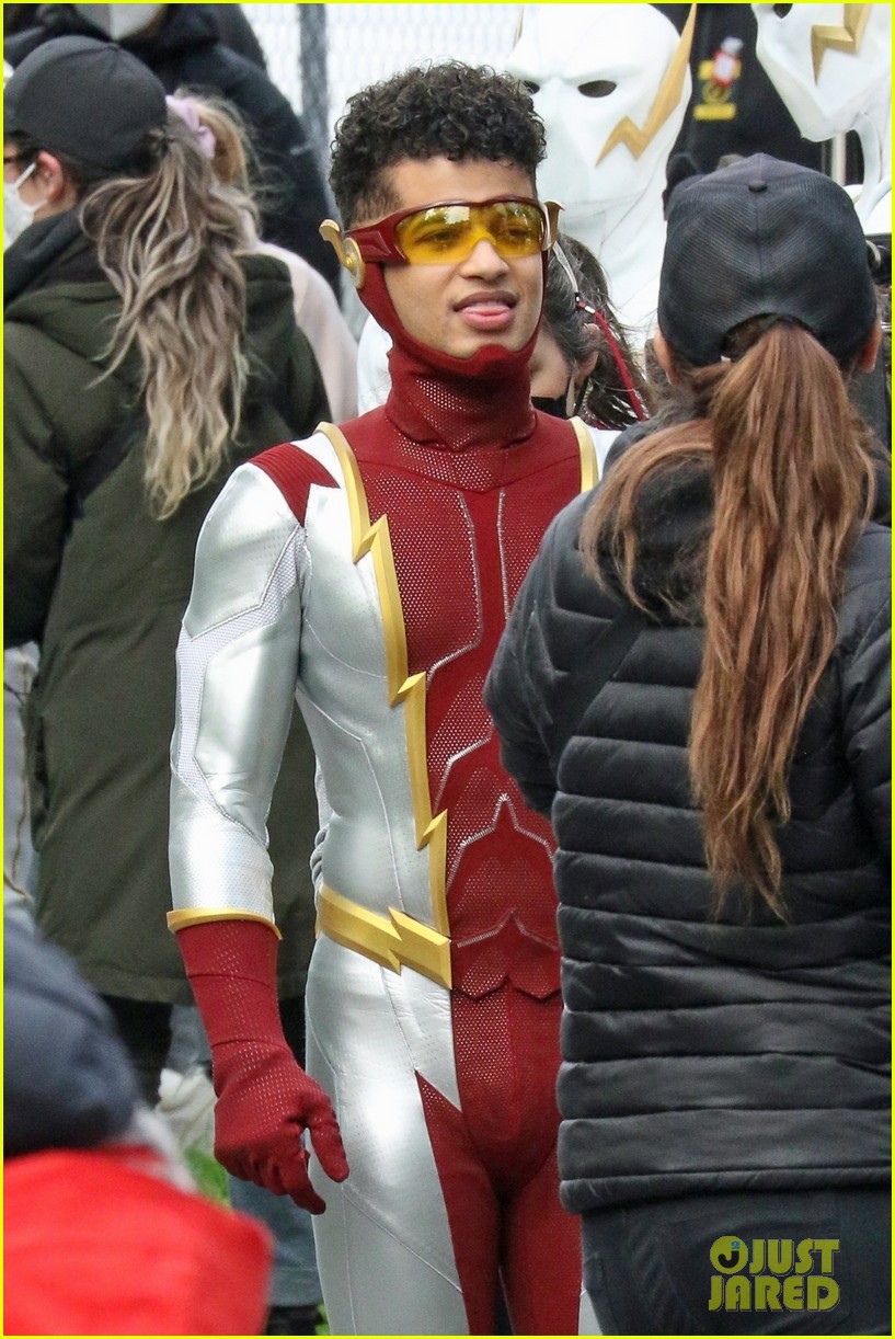 first look photos of jordan fisher as impulse on the flash 03
