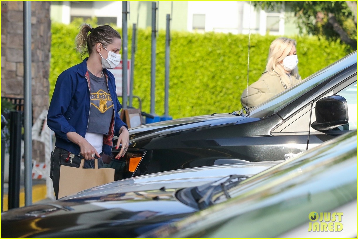 kristen stewart out with dylan meyer 02