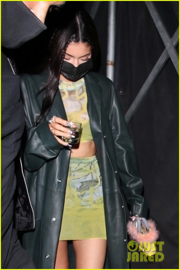 kylie jenner leaves party 06