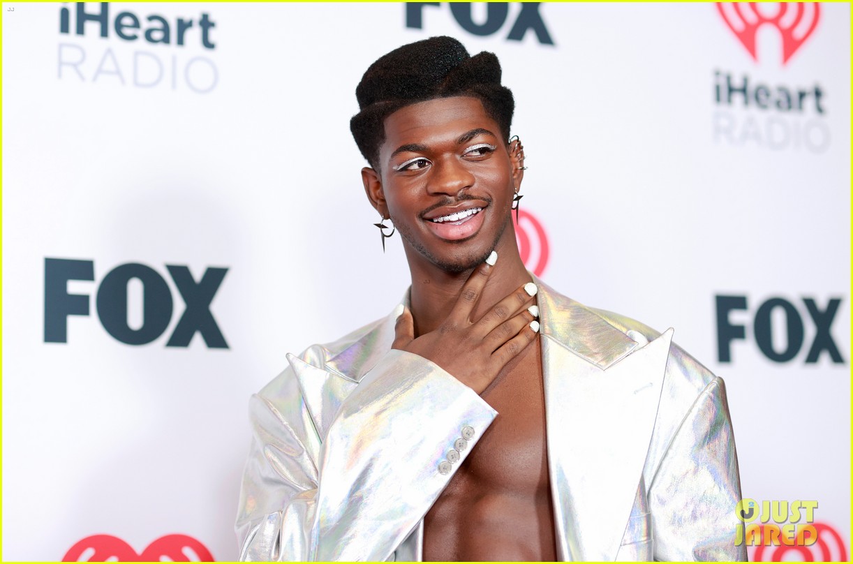 Full Sized Photo Of Lil Nas X Puts Abs On Display At Iheart Radio Music Awards Lil Nas X