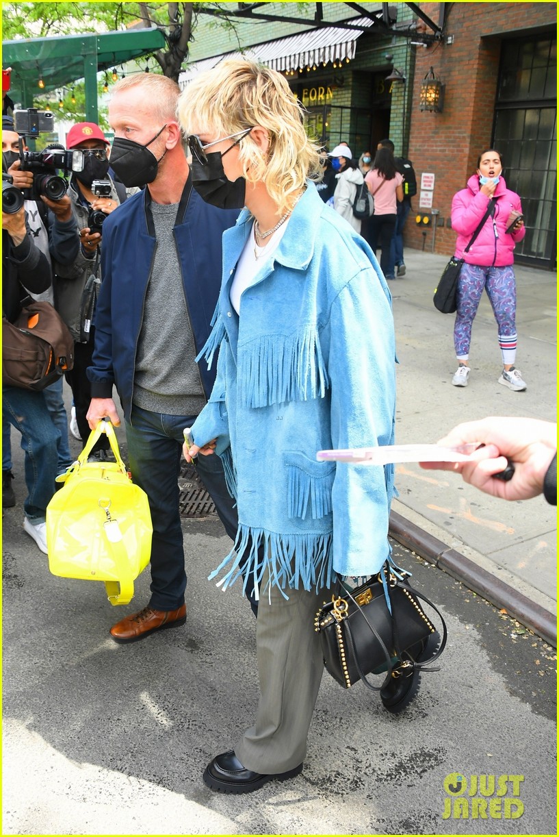 miley cyrus tops for fans snl rehearsals fringe jacket 05