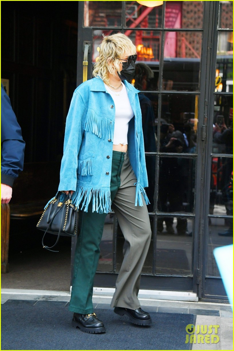 miley cyrus tops for fans snl rehearsals fringe jacket 10