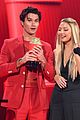outer banks couple share a kiss at mtv awards 12