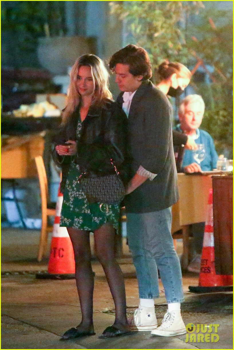 cole sprouse ari fournier pack on pda dinner date 01