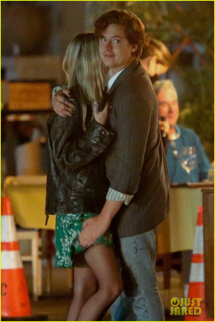 cole sprouse ari fournier pack on pda dinner date 09