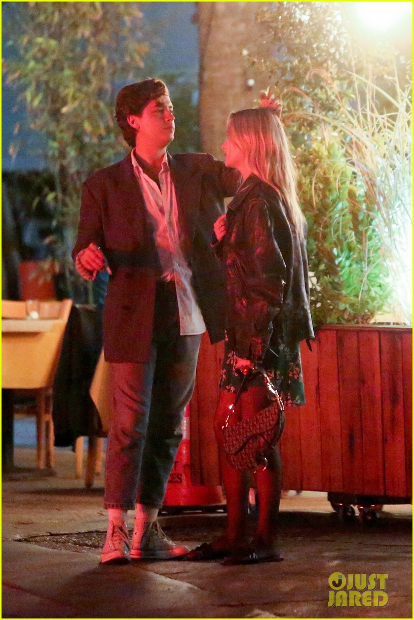 cole sprouse ari fournier pack on pda dinner date 12