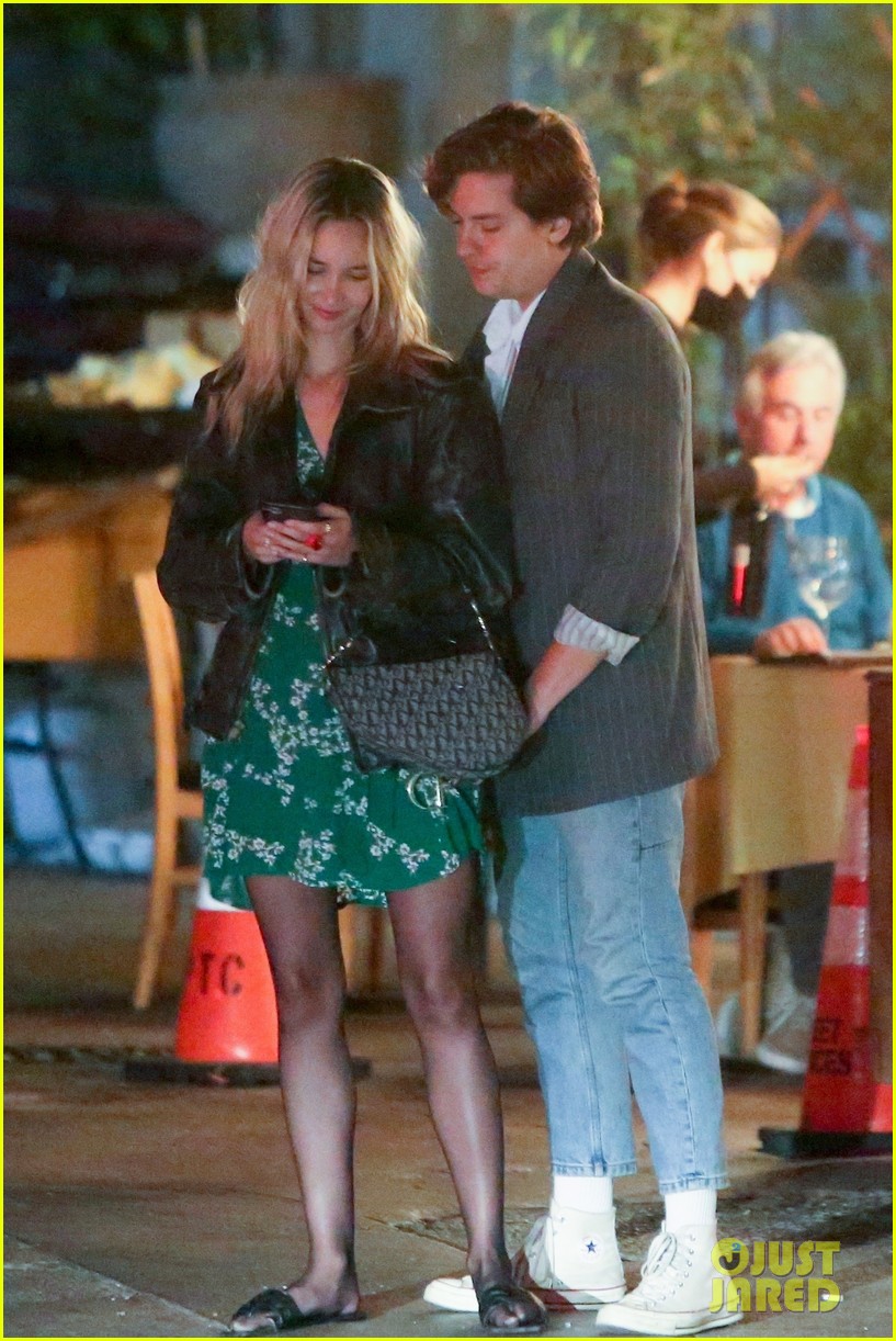 cole sprouse ari fournier pack on pda dinner date 13
