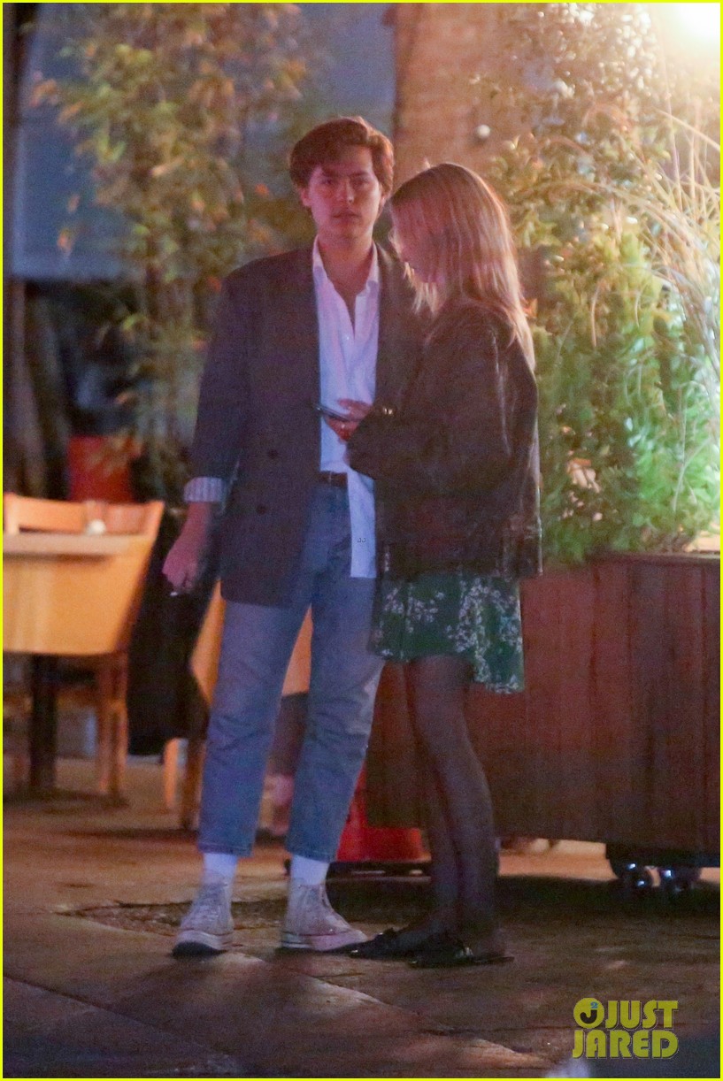 cole sprouse ari fournier pack on pda dinner date 15