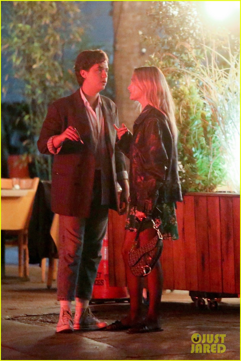 cole sprouse ari fournier pack on pda dinner date 27