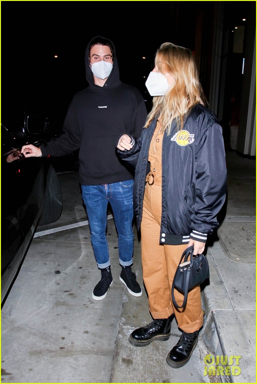 Chase Stokes & Madelyn Cline Spotted On Date Night in LA - New Photos ...