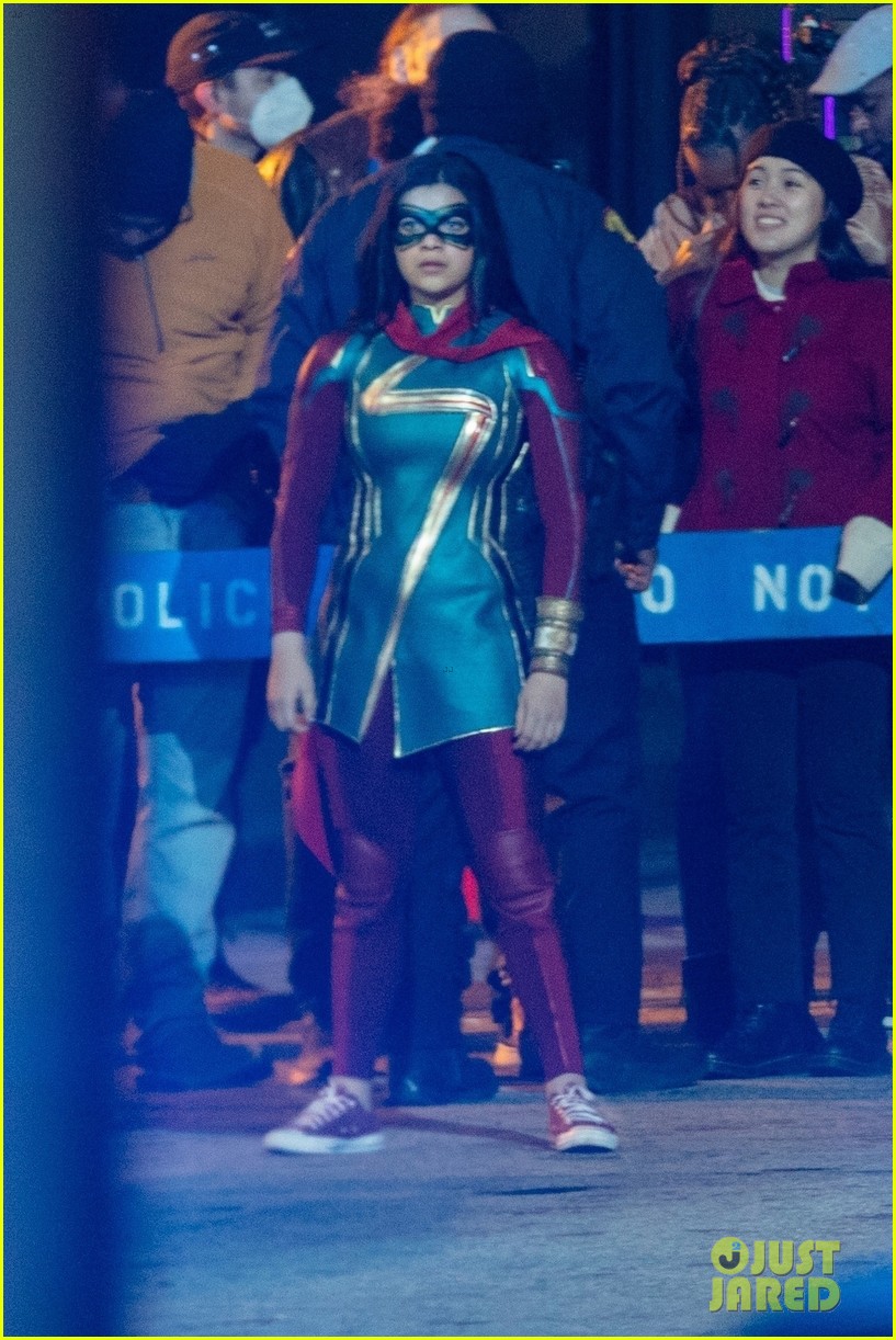 iman vellani in ms marvel costume 01