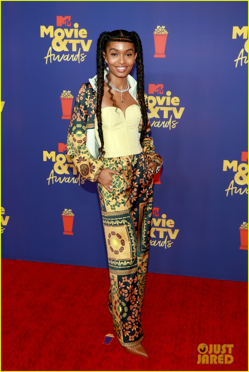 Yara Shahidi Gave Us The Most Touching Moment At The Mtv Awards 21 Photo 21 Mtv Movie Tv Awards Chadwick Boseman Mtv Movie Tv Awards Yara Shahidi Pictures Just Jared Jr