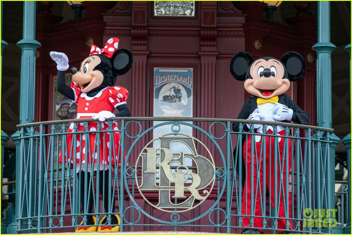 ALL Disney Parks Are Open For The First Time in 17 Months After ...