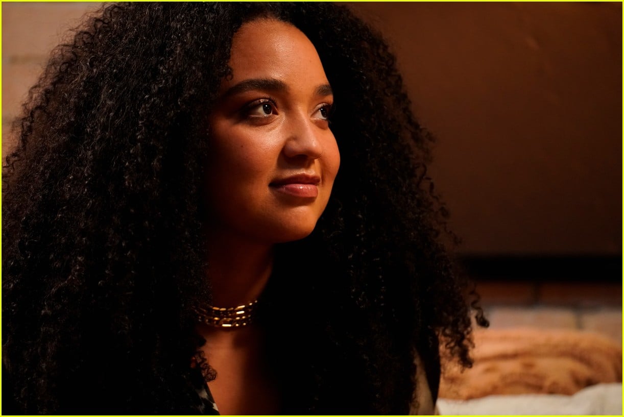 the bold type adds a nod to melora hardins past tv work into tonights episode 17