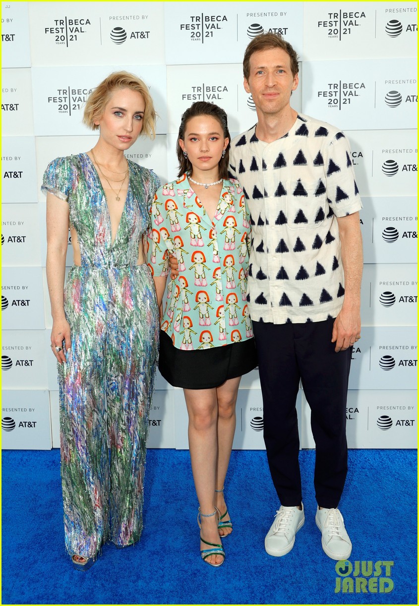 cailee spaeny premieres how it ends at tribeca film festival after new trailer drops 03