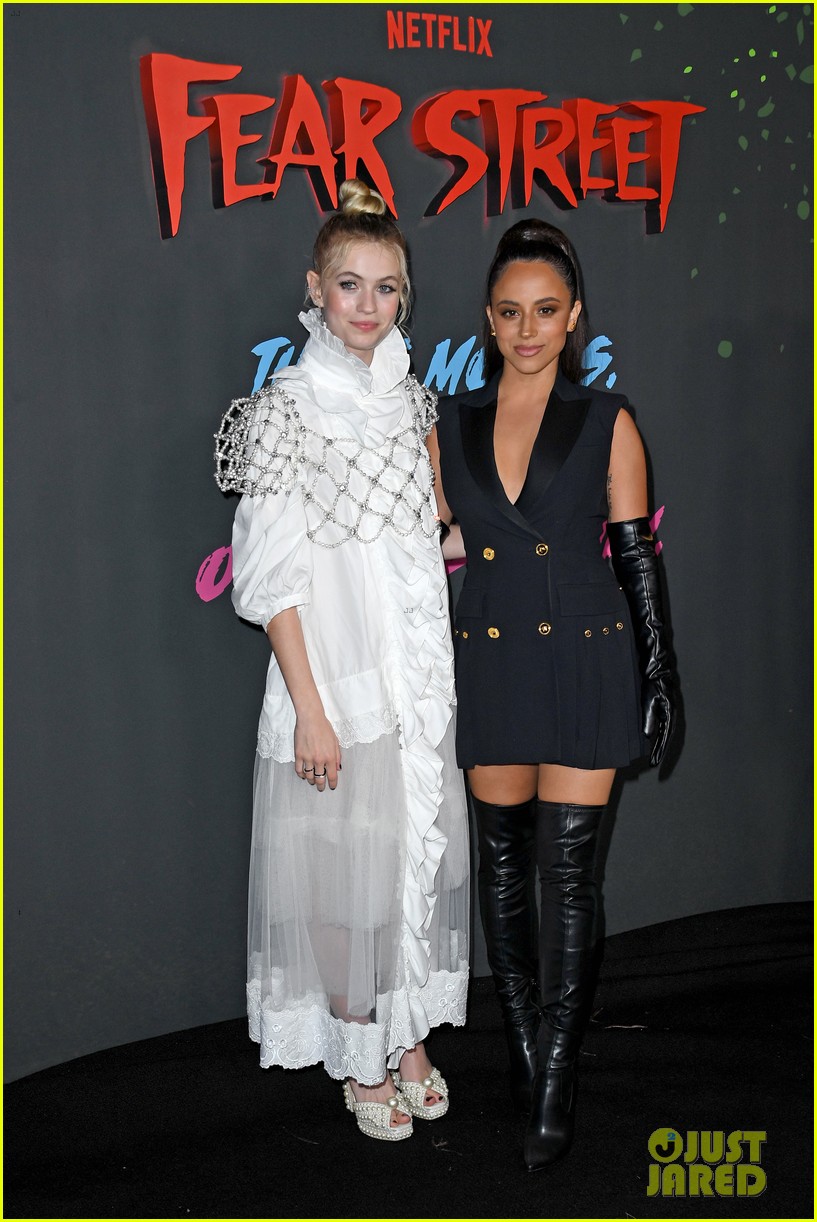 Full Sized Photo of sadie sink kiana madeira olivia scott welch