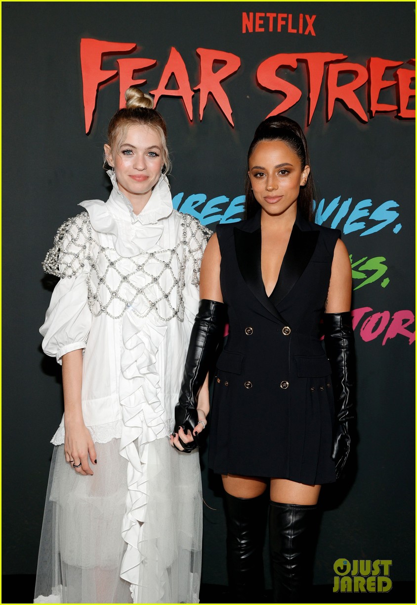 Full Sized Photo of sadie sink kiana madeira olivia scott welch