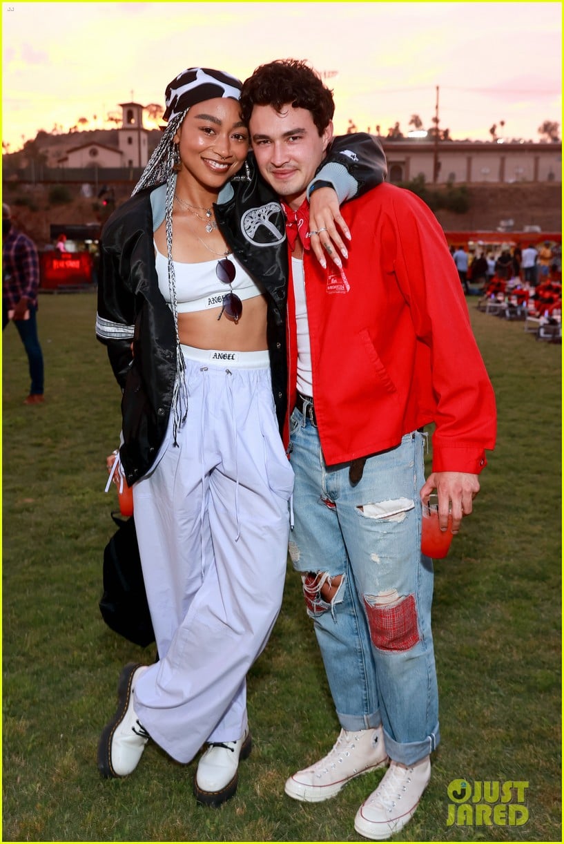 Gavin Leatherwood & Tati Gabrielle Reunite at 'Fear Street Part 1 1994' Premiere Photo