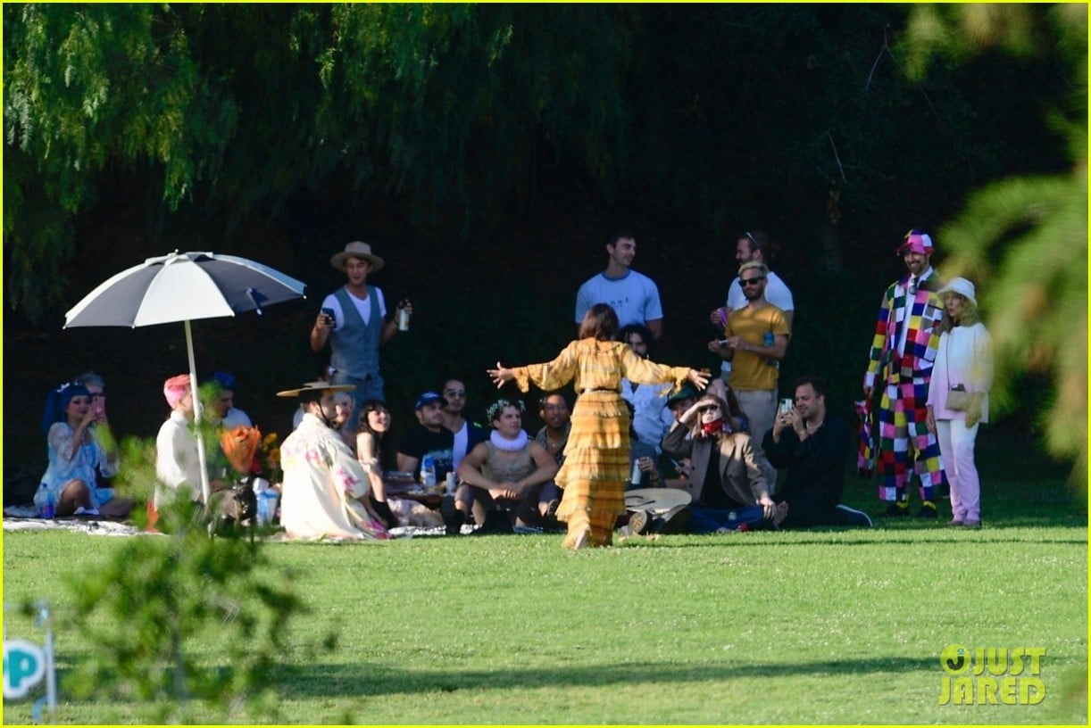 vanessa hudgens gg magree costume party in the park 08