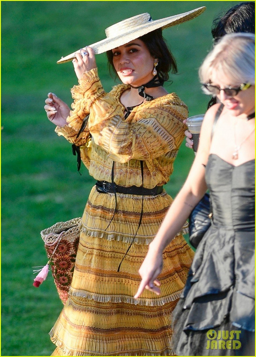 vanessa hudgens gg magree costume party in the park 15