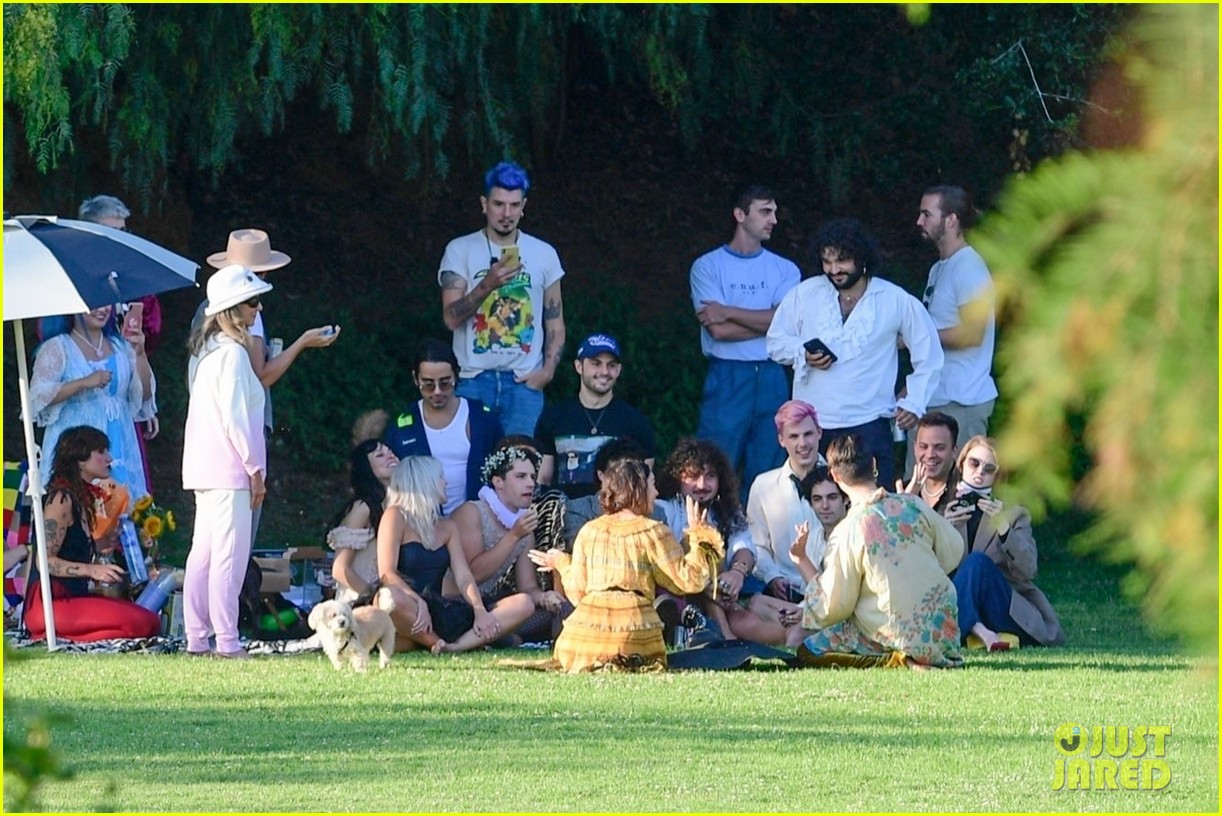 vanessa hudgens gg magree costume party in the park 40