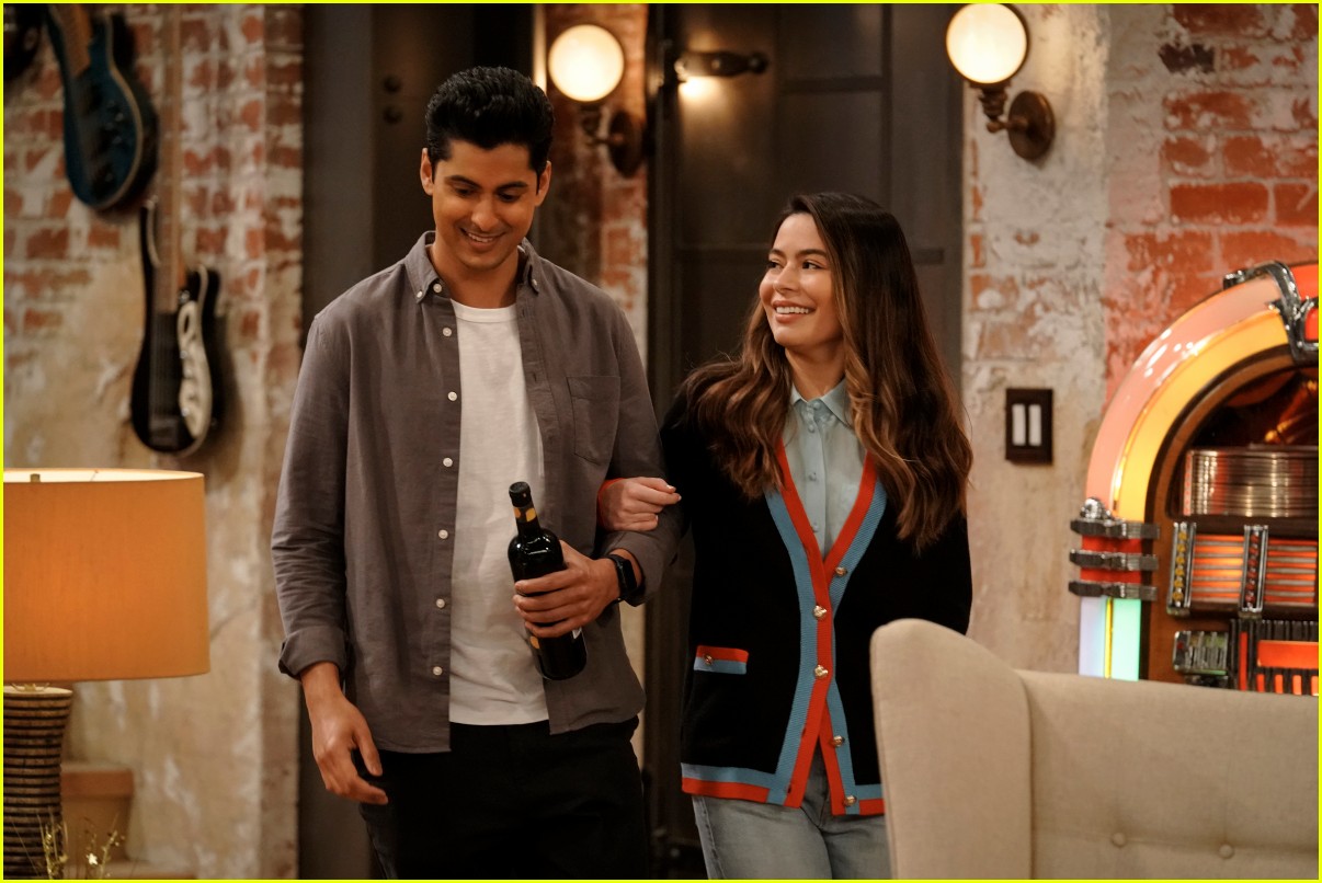 what time does icarly premiere on paramount plus 06
