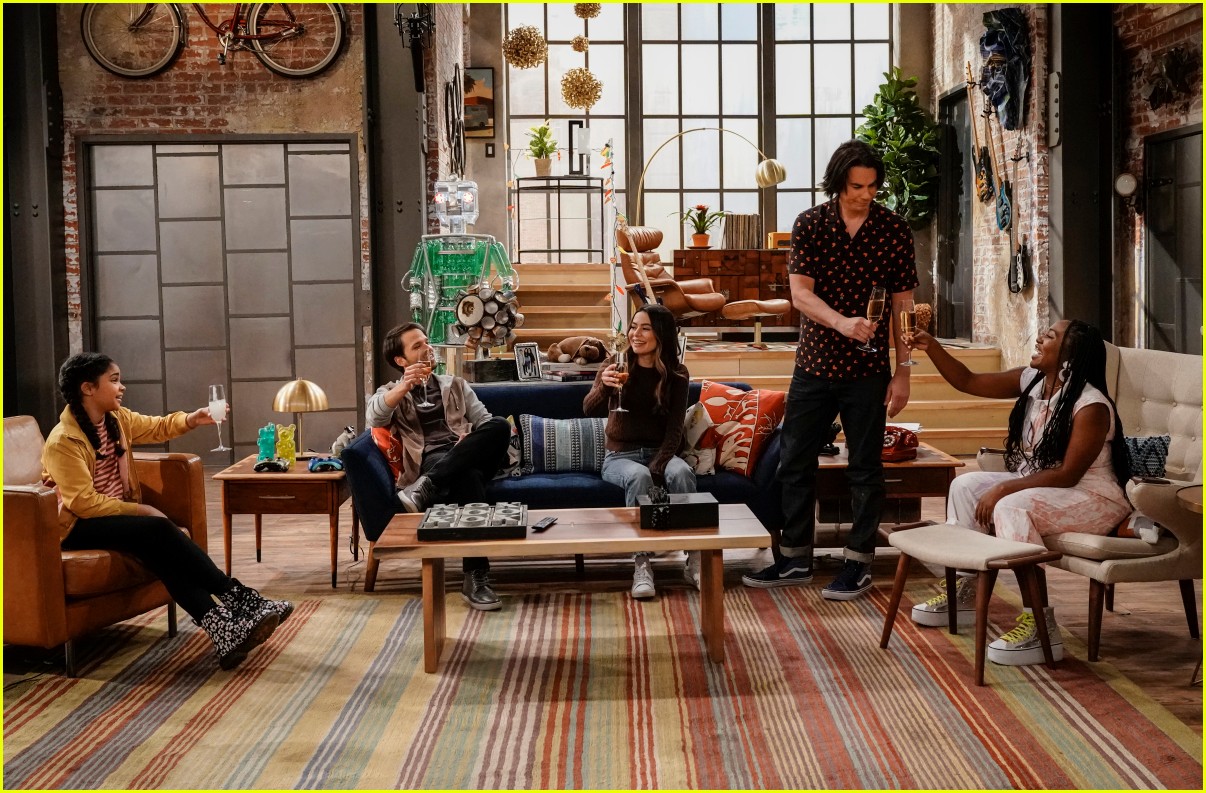 what time does icarly premiere on paramount plus 10