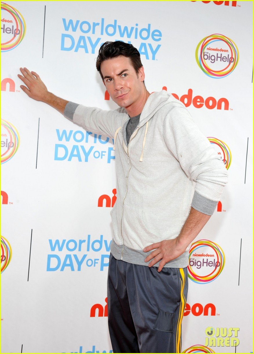 Fans Are Surprised To Learn How Old Jerry Trainor Is After Dating   Fans Are Surprised To Learn How Old Jerry Trainor Is As Dating Profile Goes Viral 07 