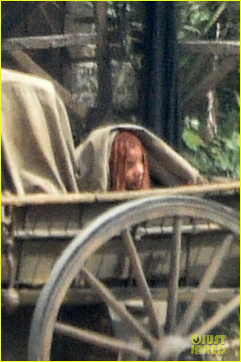 Full Sized Photo Of Halle Bailey Little Mermaid Set Photos 04 Halle Bailey Hides While Filming