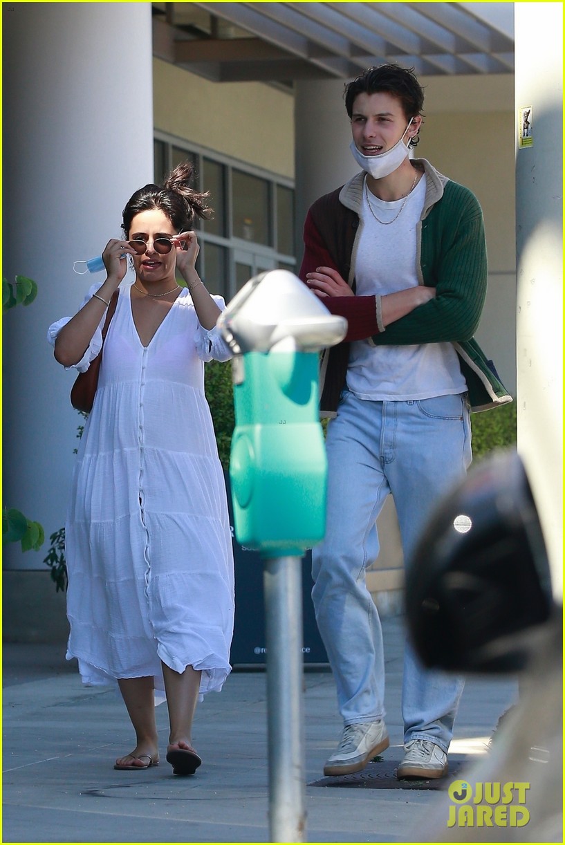 camila cabello shawn mendes pick up dinner to go weho 13
