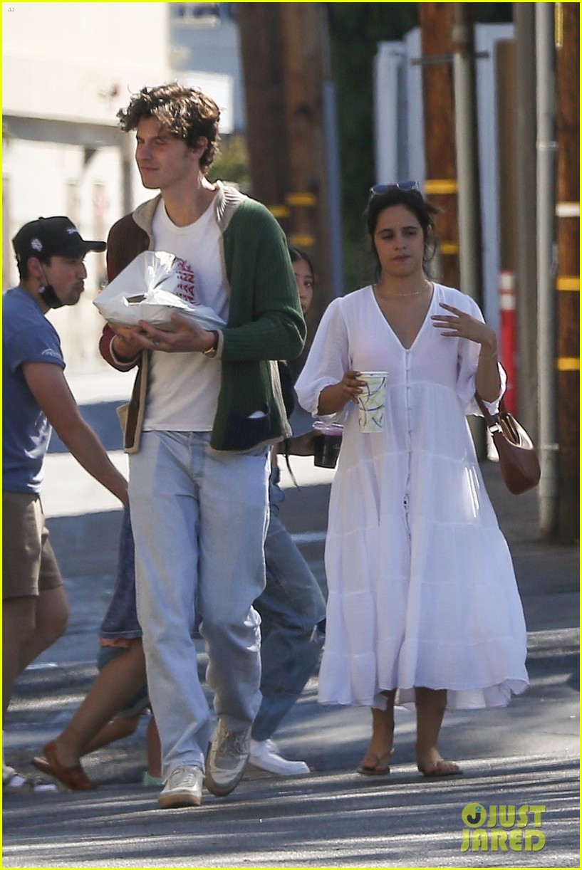 camila cabello shawn mendes pick up dinner to go weho 15