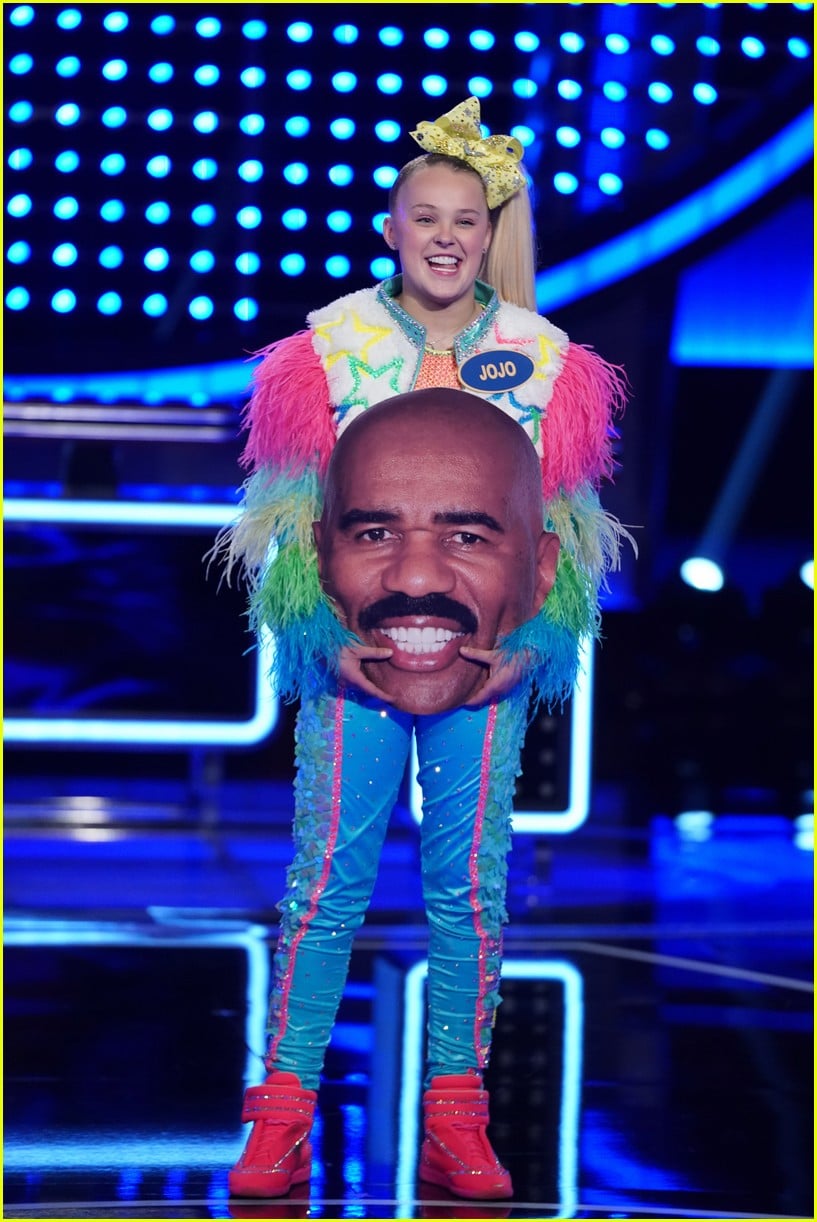 Charli D'amelio Vs Jojo Siwa Family Feud JoJo Siwa & Charli D'Amelio Face Off On 'Celebrity Family Feud' - Watch