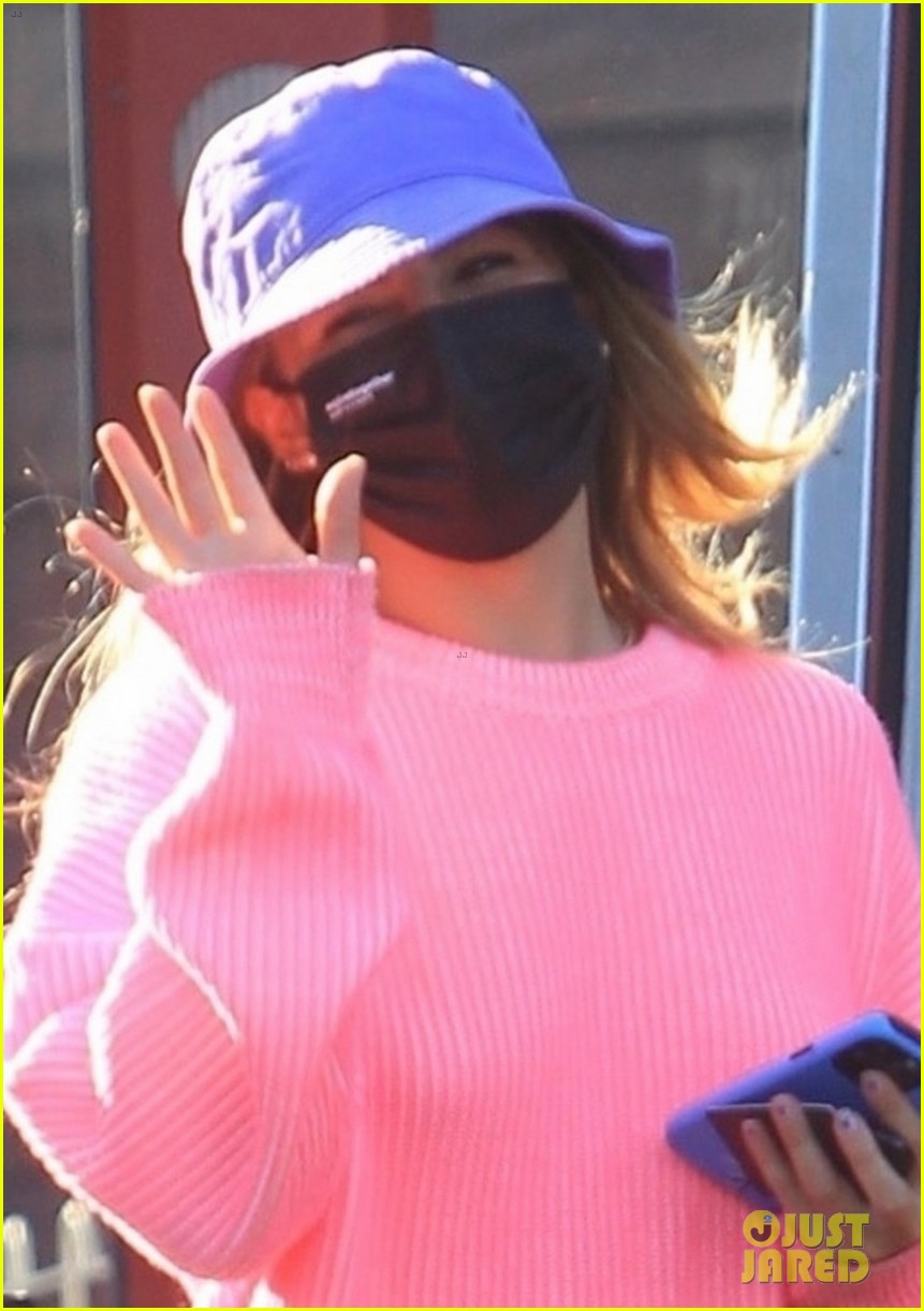 addison rae goes shopping right before new hes all that clip drops 04