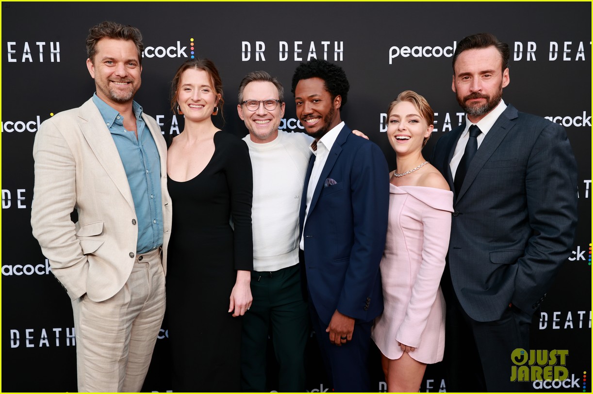Full Sized Photo of annasophia robb grace gummer attend la premiere of