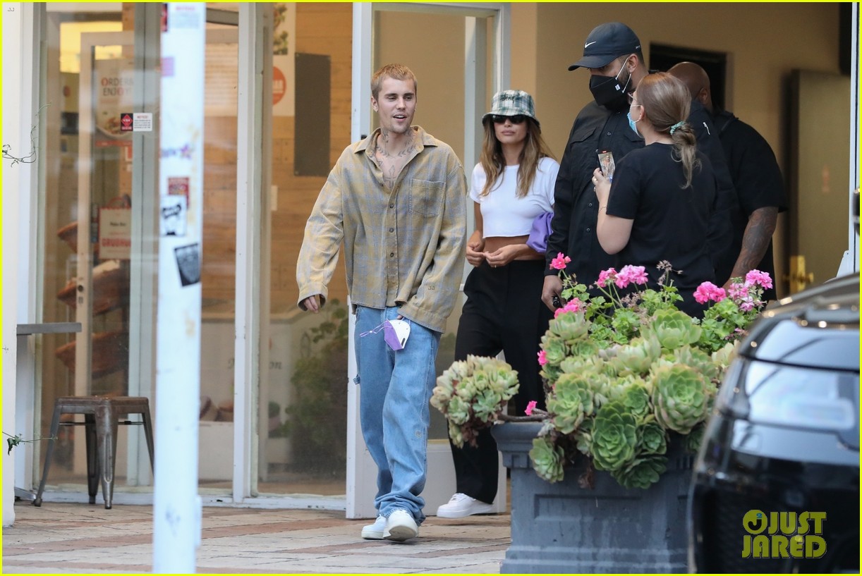 The Biebers Stepped Out for a Wednesday Night Date in L.A. | Photo